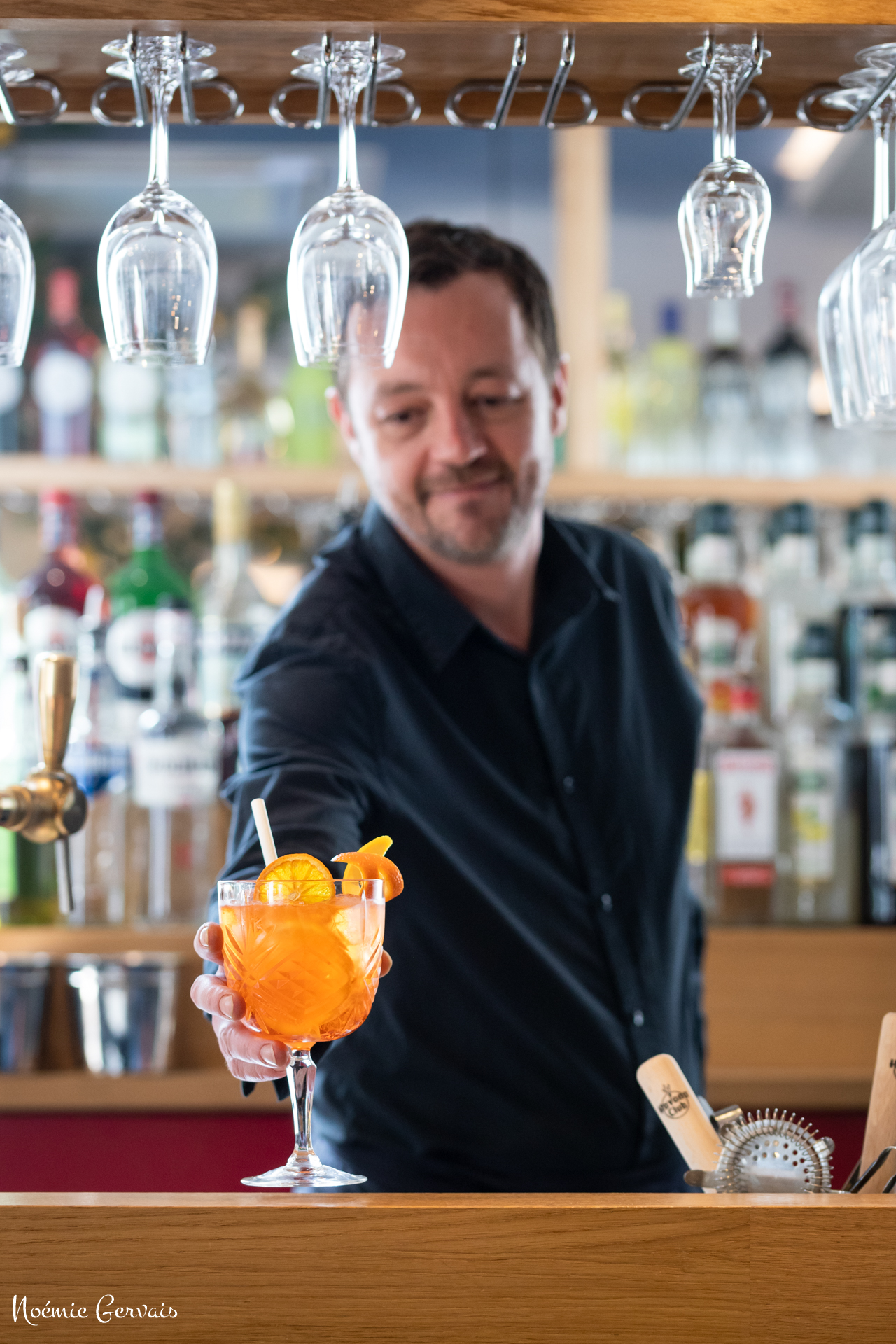 Photo de cocktail et du barman à Lyon